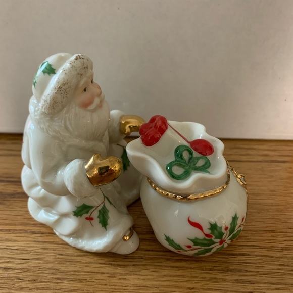 Lenox Santa and Toy Bag Salt & Pepper Shakers. Santa Salt and Pepper.     EUC! - Picture 2 of 10